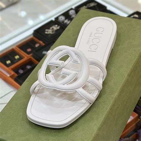 รองเท้า gucci แตะ